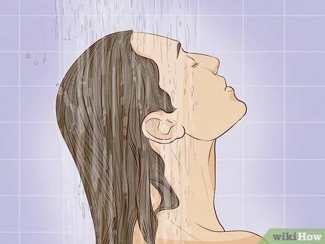 صورة عنوانها Lighten Your Hair Dye With Vitamin C Step 7